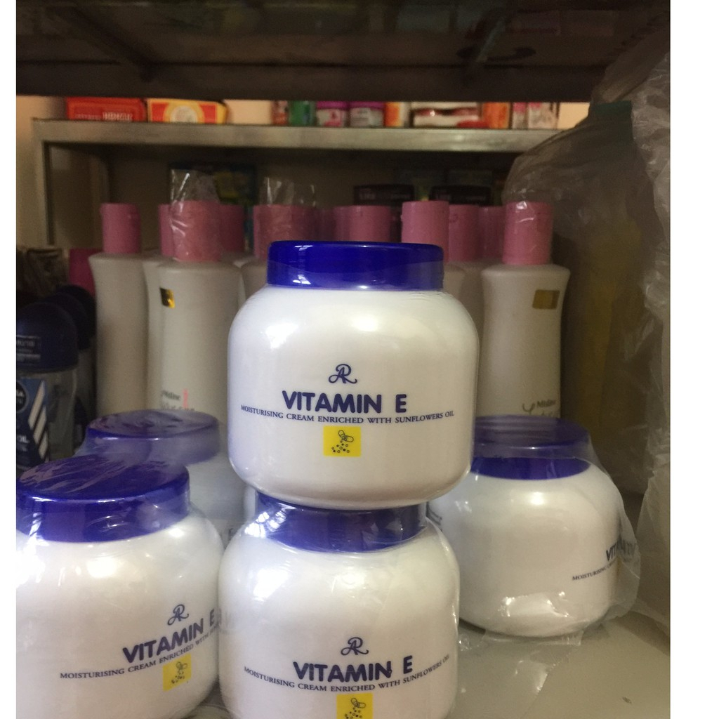 1  KEM DƯỠNG ẨM TRẮNG DA VITAMIN E ARON