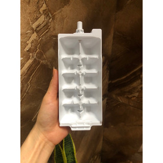 Khay đá rơi tủ lạnh Sharp inverter, side by side