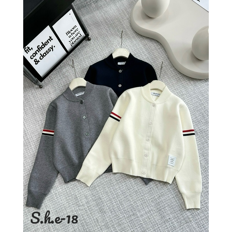 Áo Khoác Len Nữ, Áo Cardigan Len Nữ Khuy Viền Đỏ Đen Siêu Xinh, Áo Len Cadigan Thom.E Brown Cực Hot 2025 Hàng Loại 1 | BigBuy360 - bigbuy360.vn