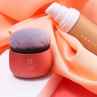Cọ Đánh Nền Lỏng RT Real Techniques Blender Brush for Liquid Foundation