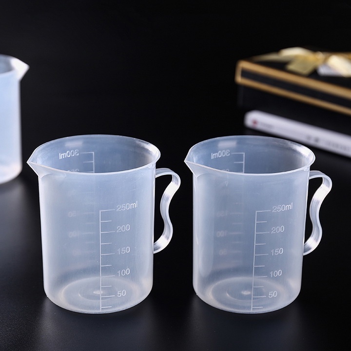 CA ĐONG 300ML NHỰA CÓ VẠCH CHIA