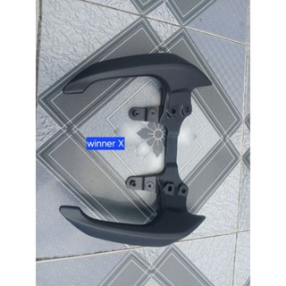 Tay sách tay dắt cảng sau honda Winner X V3 màu đen zin