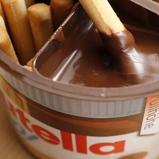 (Thùng 16 Hộp) Bánh Que Chấm Socola Hạt Dẻ Nutella