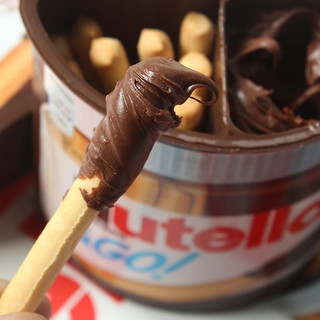 (Thùng 16 Hộp) Bánh Que Chấm Socola Hạt Dẻ Nutella