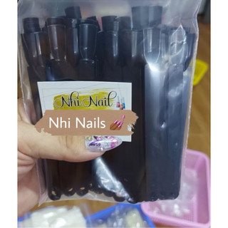Móng que vuông dùng học nail.