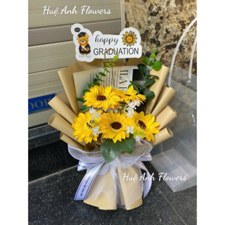 COMBO BÓ HOA SÁP HƯỚNG DƯƠNG 5B+ BANER GRADUATION+ TÚI VÁT THIỆP,ĐÈN(GIẤY NÂU MIX BÁO)