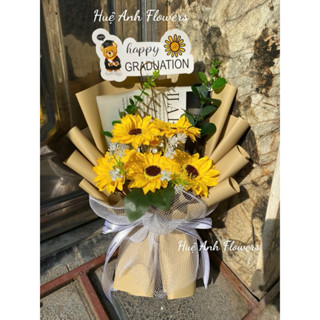  COMBO BÓ HOA SÁP HƯỚNG DƯƠNG 5B+ BANER GRADUATION+ TÚI VÁT THIỆP,ĐÈN GIẤY NÂU MIX BÁO  