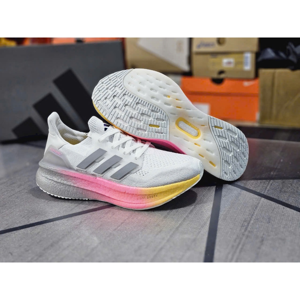 GIÀY A.D.I.D.A.S ULTRABOOST Light 5X  FULL BOX