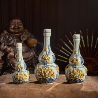 Nậm rượu thờ  men rạn đắp nổi