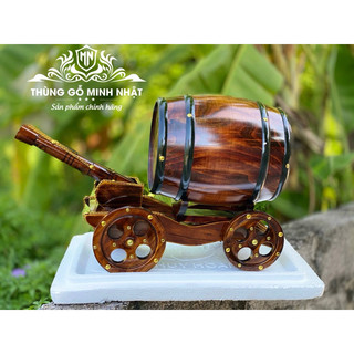 Xe pháo kéo bom trống gỗ