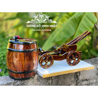 Xe pháo kéo bom trống gỗ