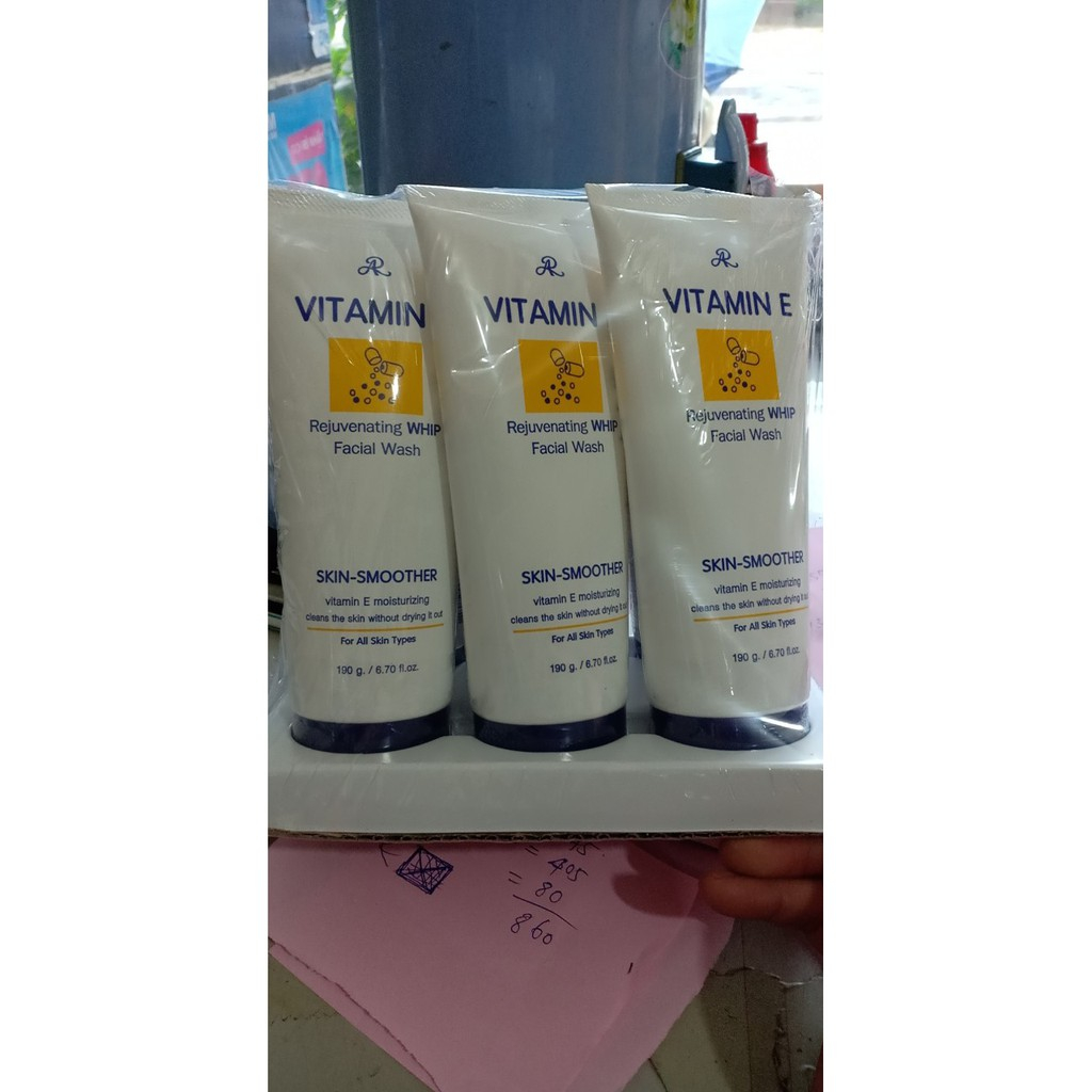 1 Sữa Rửa Mặt Từ Vitamin E 190g - Thái Lan