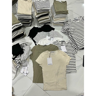 Áo thun Bershka Authentic