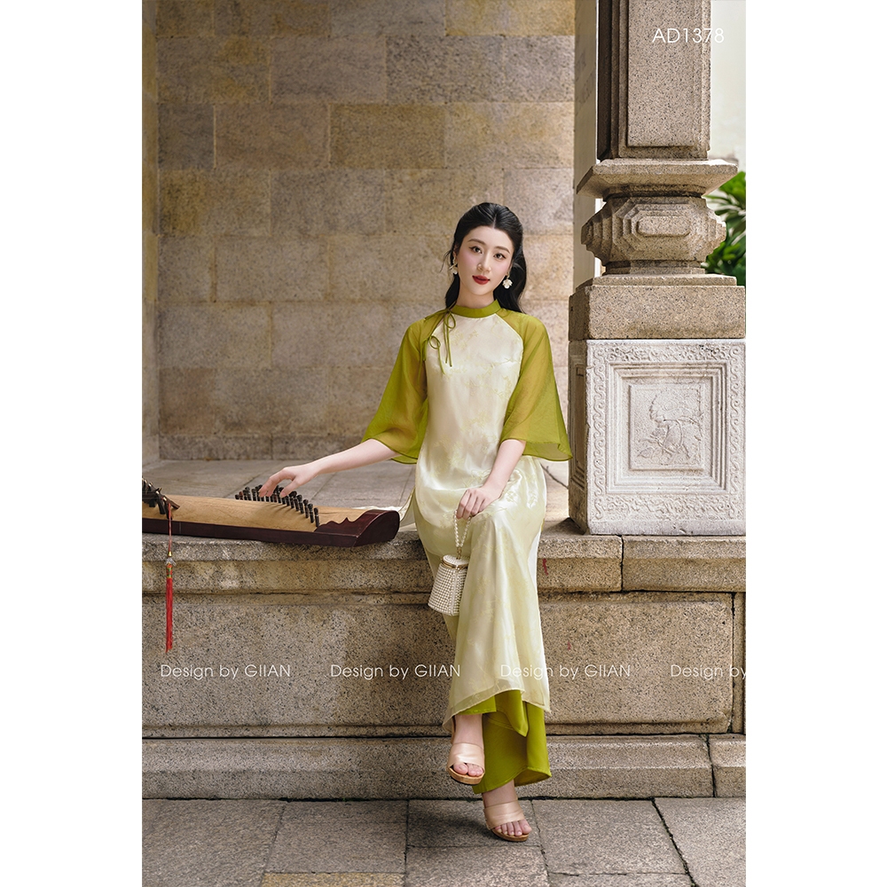 Áo dài cách tân nữ Giian 4 tà dáng suông thiết kế tay loe cổ tròn lệch đính nơ họa tiết hoa in nổi cao cấp AD1378 | BigBuy360 - bigbuy360.vn