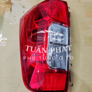 Đèn Hậu Nissan NAVARA NP300 2015-2020