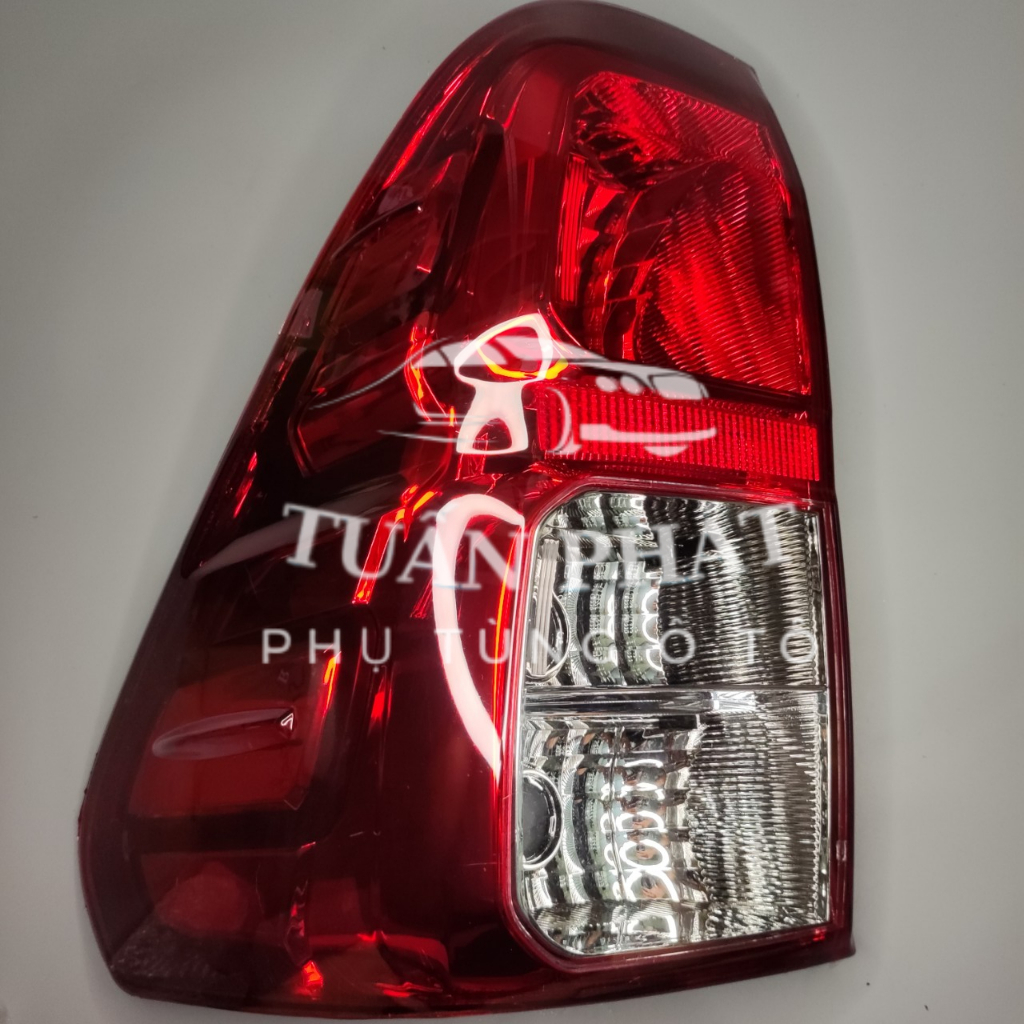 Đèn Hậu Xe Toyota Hilux 2016-2020