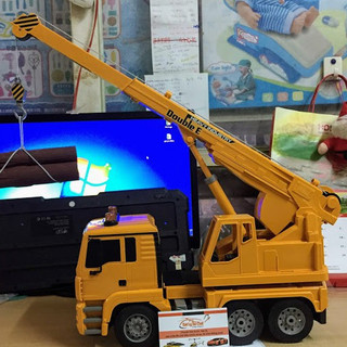 [] Xe cần cẩu cỡ lớn tốc độ nhanh