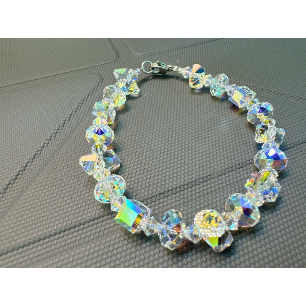 Vòng Tay Pha Lê Handmade Swarovski Bánh Cam 8mm Vuông 6mm Nón xỏ đầu 8mm và Nón 4mm Trắng AB