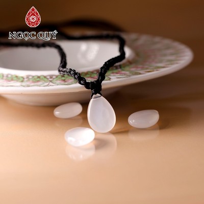 Dây chuyền giọt nước đá mã não trắng - Ngọc Quý