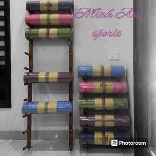 Kệ gỗ treo thảm yoga, giá để thảm tập yoga chất liệu gỗ lim chắc chắn, kệ đựng thảm, giá treo thảm gắn tường gọn gàng