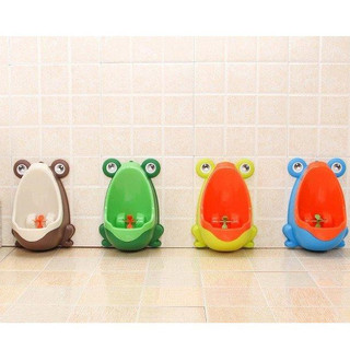 Bô đứng tiểu cho bé trai