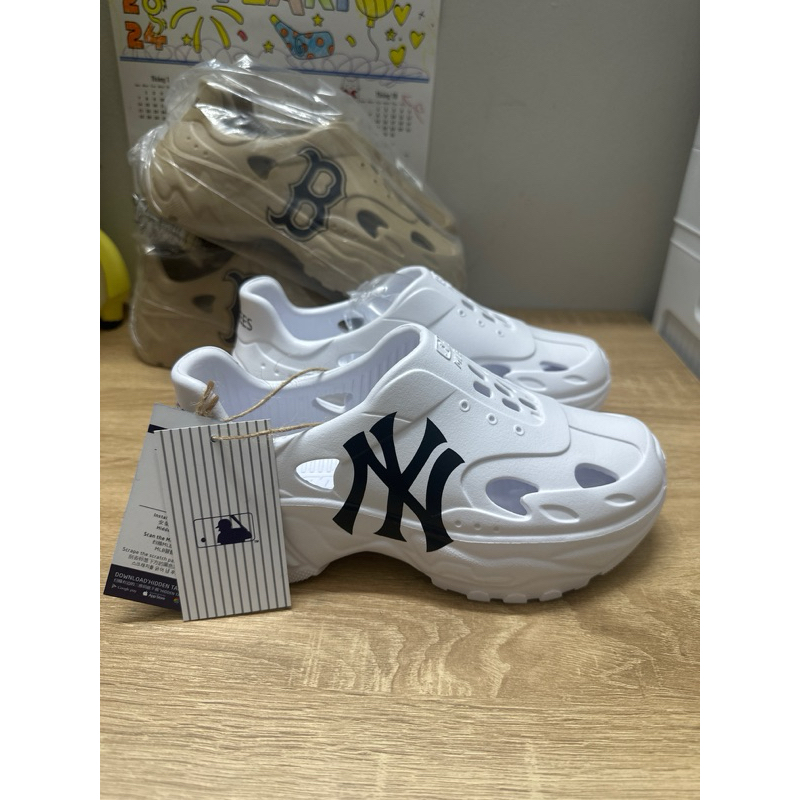 Giày nhựa MLB trắng (không hộp)