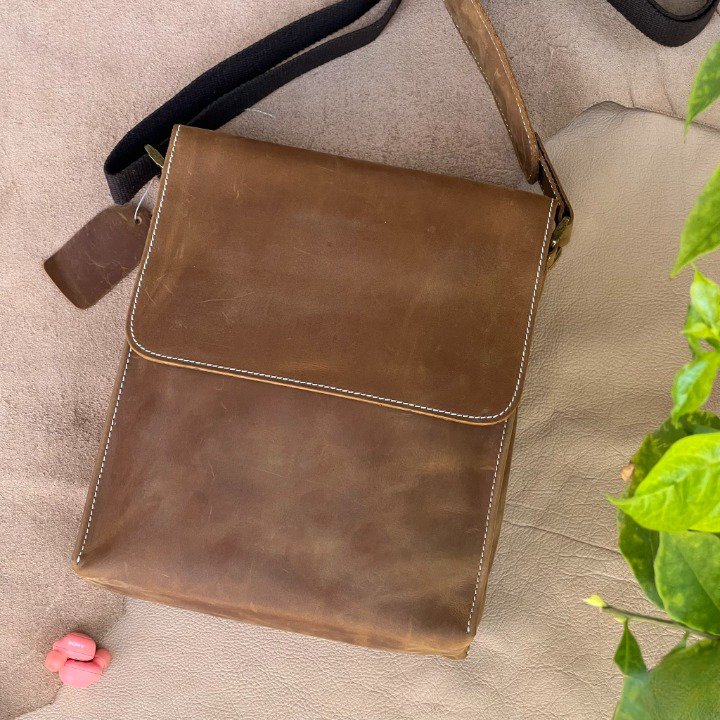 Túi Đeo Chéo Nam C69 Da Bò Thật Cao Cấp Phong Cách Thời Trang Trẻ Dùng Đi Chơi Đi Du Lịch