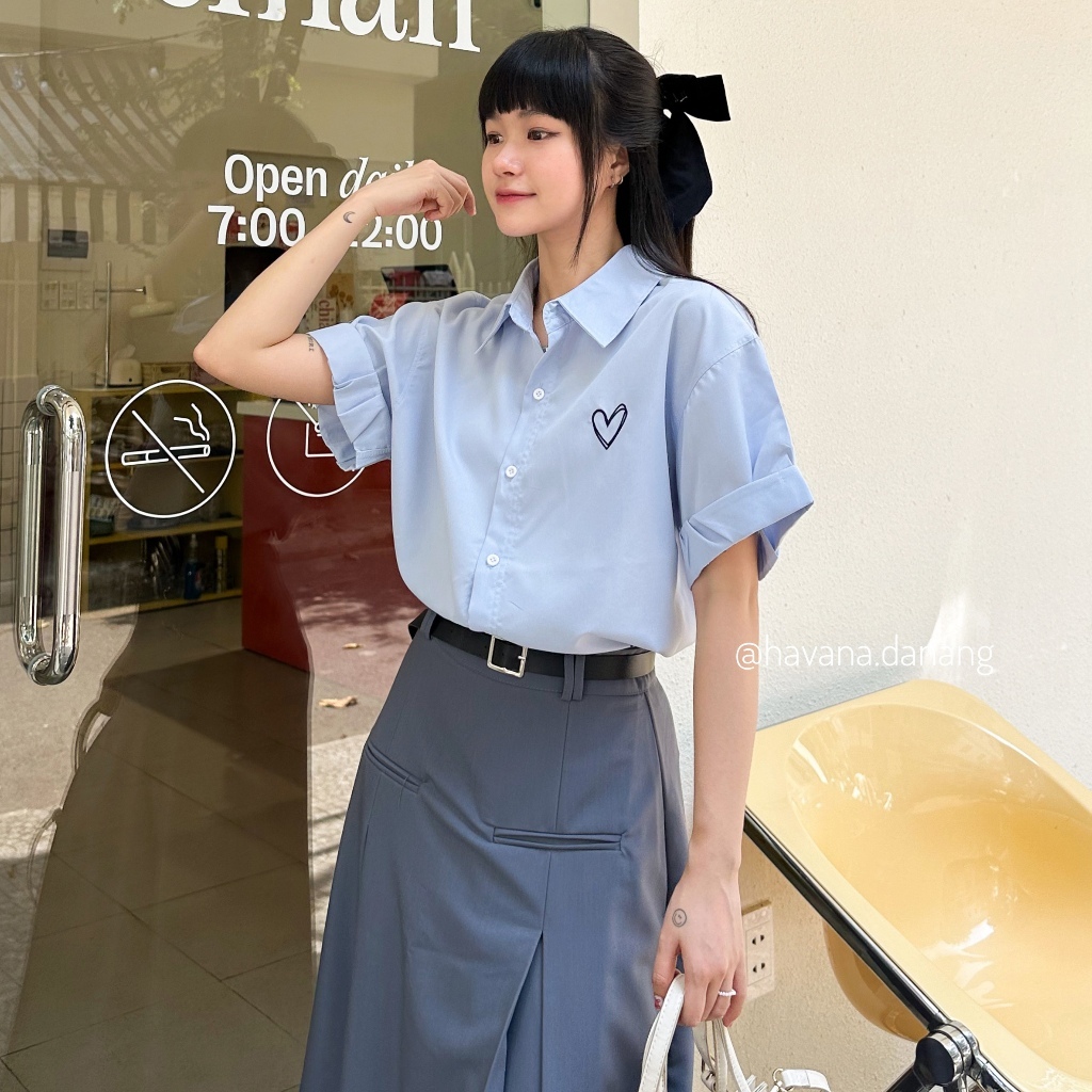 [ẢNH HAVANA] Áo sơ mi ngắn tay vạt bầu thêu trái tim đôi HAVANA