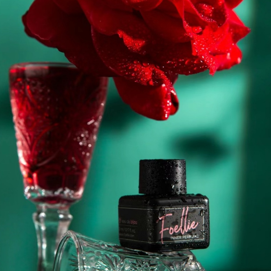 Nước hoa vùng kín hương thơm nồng nàn mãnh liệt Foellie Eau De Innerb Perfume 5ml - Bijou (chai đen)
