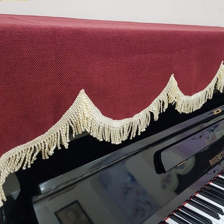 Khăn phủ đàn Piano cơ, Piano điện màu đỏ đô