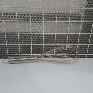 Dụng cụ đánh trứng bằng tay