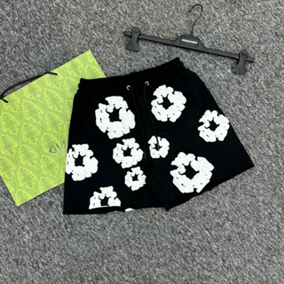 Quần cộc short nỉ Tears in hoạ tiết hoa trắng nổi xung quanh đùi