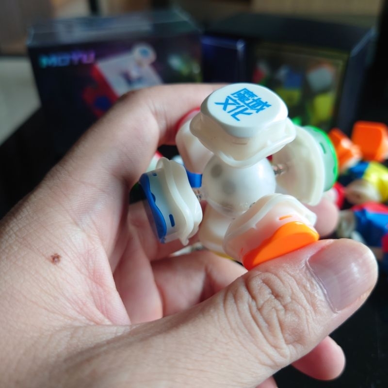 Rubik 3x3 WRM v10 mod 20 nam châm Core bởi HNT Cubing Rubik shop