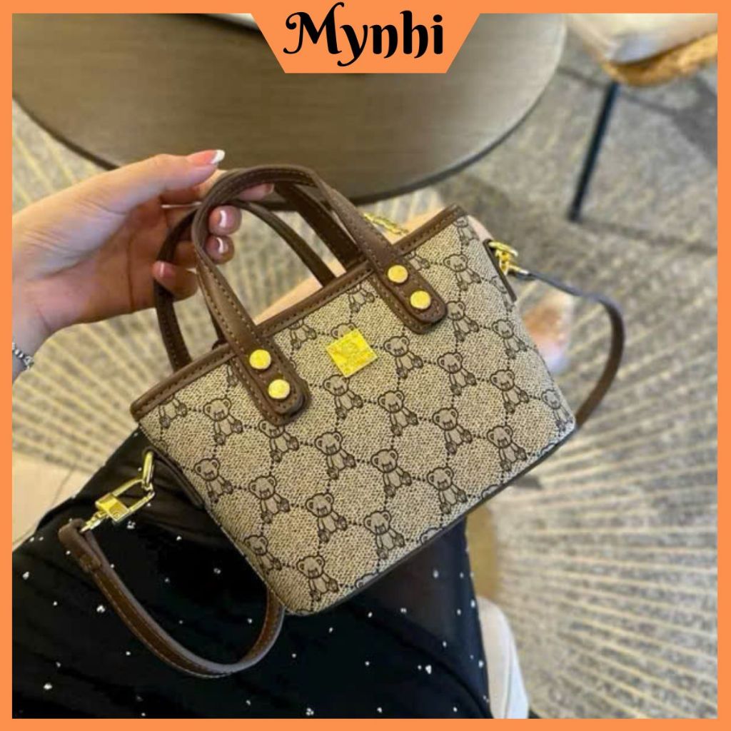 Túi xách nữ đeo chéo sang chảnh dáng vuông họa tiết truyền thống, Túi làn gấu khóa zip mini size 18cm xinh xắn 735