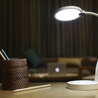 Đèn Led tích điện để bàn U1
