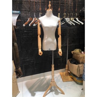 Manocanh bán thân màu gỗ ( gỗ thật )