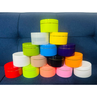 Hủ đựng kem 100g : lòng kem 100g + hủ 150g . có đủ màu . nhựa cứng cáp . đa dạng màu
