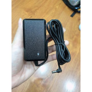 adaptor 19v 1a