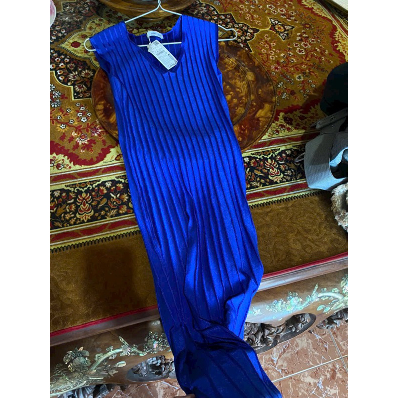 Đầm lụa xanh Mango