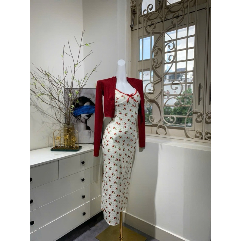 Set 2 món đầm 2 dây ôm body đuôi cá hoa nhí đính nơ kèm khoác tay dài 2 màu đen đỏ mặc đi chơi đi tiệc Noel Tết | BigBuy360 - bigbuy360.vn