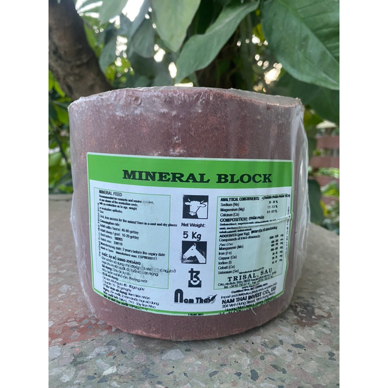 Đá Liếm Bổ Sung Khoáng Cho Ngựa, Trâu Bò, Dê Cừu, Heo 1 Viên 5kg