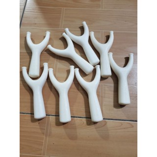 ná cao su logo màu titan kèm 2 dây