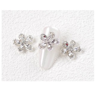 charm hoa trang tri nail