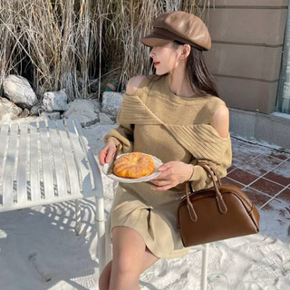 HV -Áo len hở Vai tay bèo hàng quảng châu