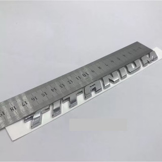 logo chữ FOCUS TITANIUM dán đuôi xe