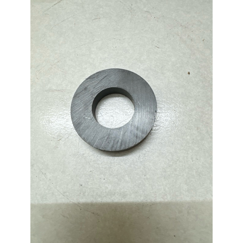 (2 vien) Nam châm đen Ferrite 45x8 lỗ 22mm