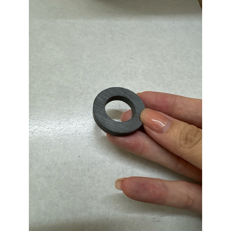 Nam châm đen Ferrite 32x5 lỗ 18mm (2 viên)