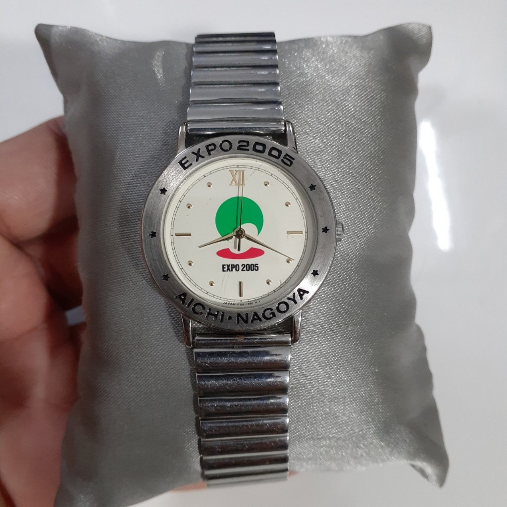 Đồng hồ nữ dây thép Expo 20005 Aichi Nagoya size 32mm second hand Japan