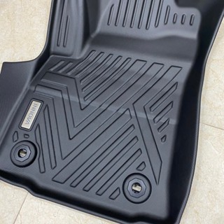 Thảm lót sàn nhựa 5D - Toyota Innova 2017 2018 2019 2020 2021 đúc nguyên khối - 4 tấm/bộ