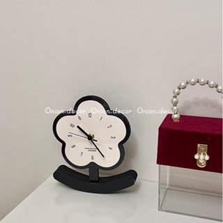 Đồng hồ quả lắc để bàn hình bông hoa mini